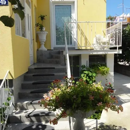 Croatia Borik Paar Garden View Number 1 Apartment Zadar