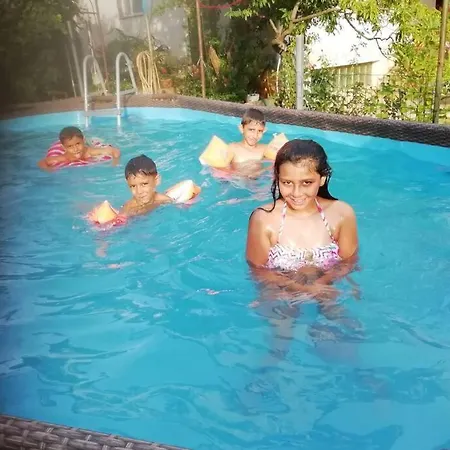 Croatia Borik Paar Garden View Number 1 자다르